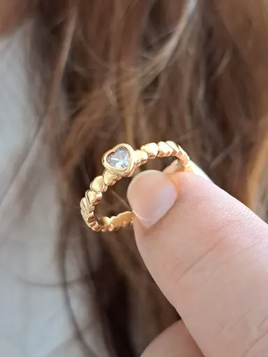 Foto miniatura de anel aro corações com uma pedra