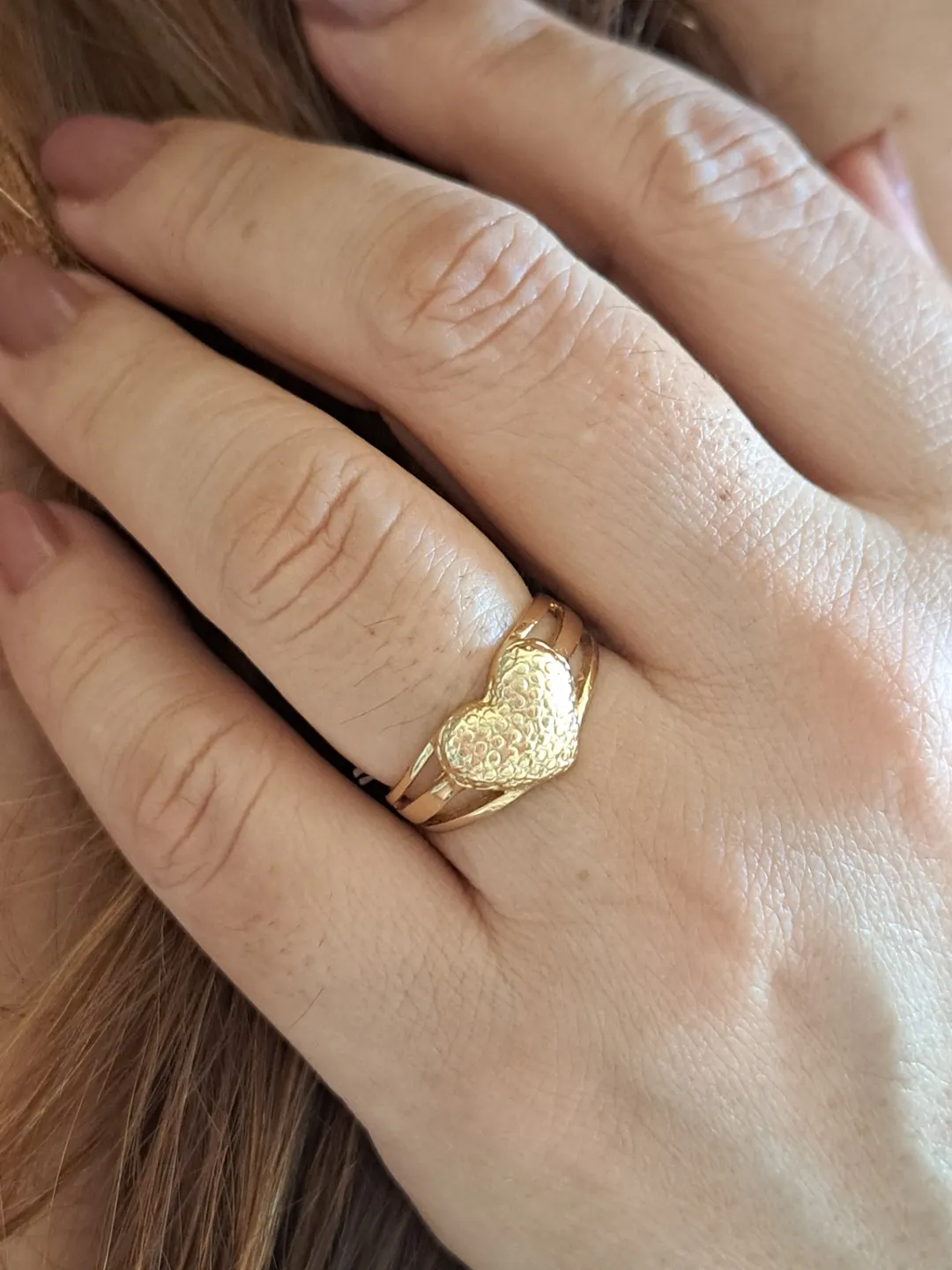 Anel Coração Texturizado - Semijoia Banhada a Ouro 18k | Alexa Semijoias Anel Coração Texturizado - Semijoia Banhada a Ouro 18k | Alexa Semijoias