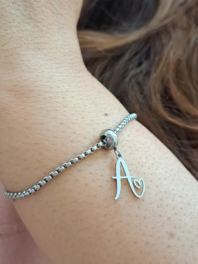 Foto de pulseira berloque letra aço inox Foto de pulseira berloque letra aço inox